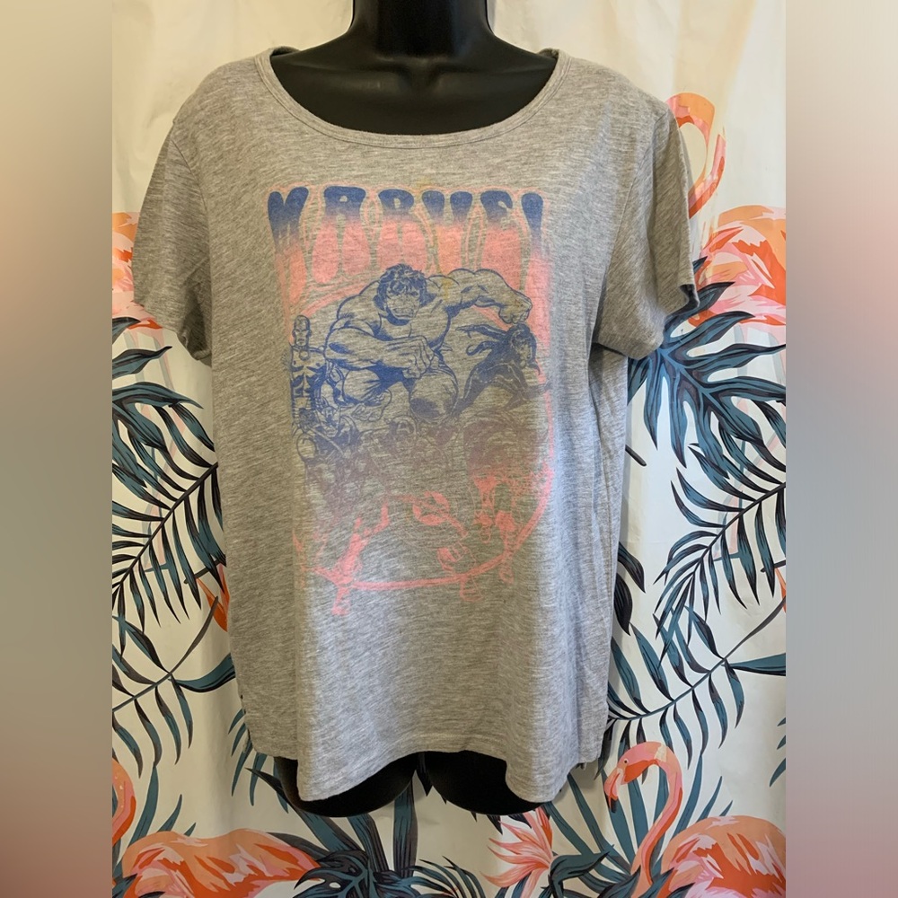 ❤️Free with Purchase Marvel T-shirt Sz L